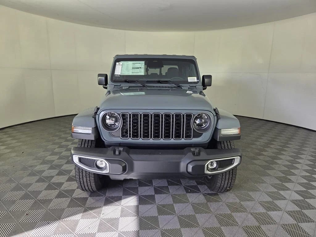 New 2026 Anvil Clear-Coat Exterior Paint Jeep Sahara image 3
