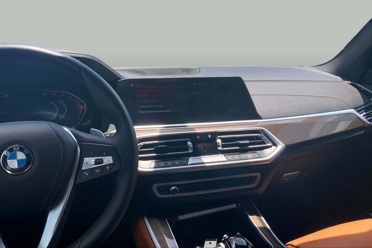 Used 2022 Black Sapphire Metallic BMW sDrive40i image 7