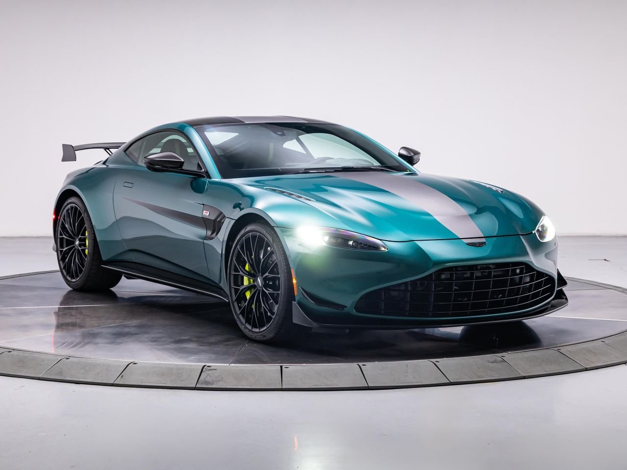 2023 Aston Martin Vantage