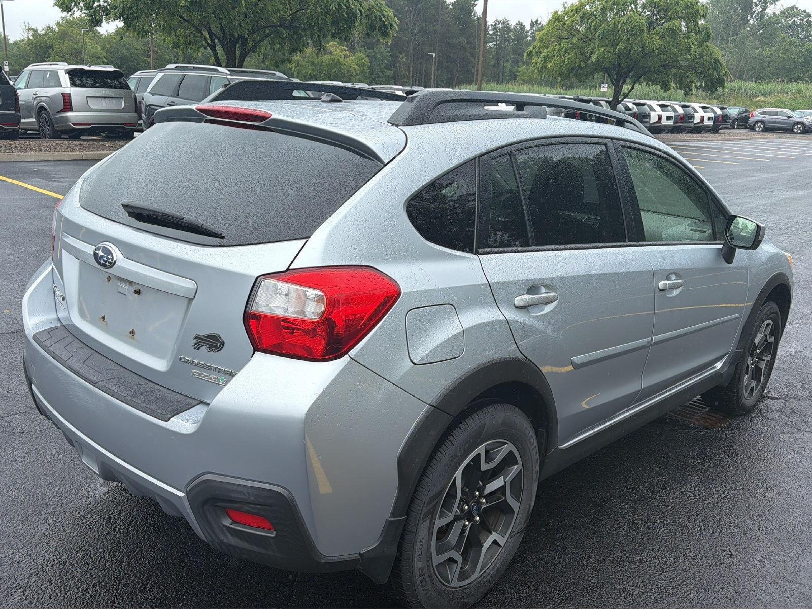 Used 2017 Ice Silver Metallic Subaru Premium image 4