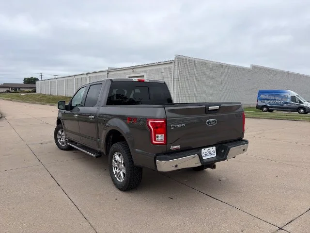 Used 2017 Gray Ford XLT image 3