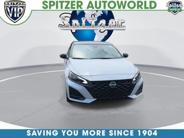 New 2026 Gray Sky Pearl / Super Black Two-tone Nissan SR image 3