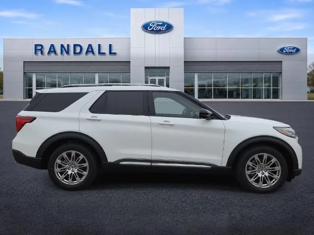 New 2026 Star White Metallic Tri-Coat Ford Platinum™ image 6