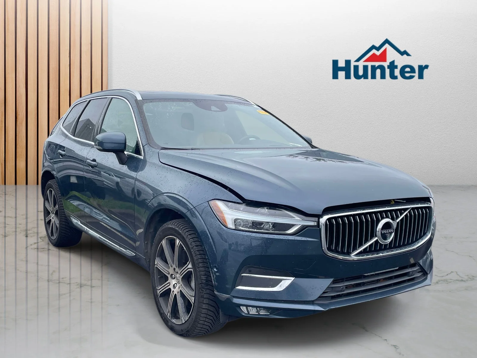 Used 2019 Denim Blue Metallic Volvo Inscription image 1