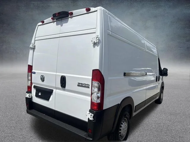 Used 2025 White Ram High Roof image 9