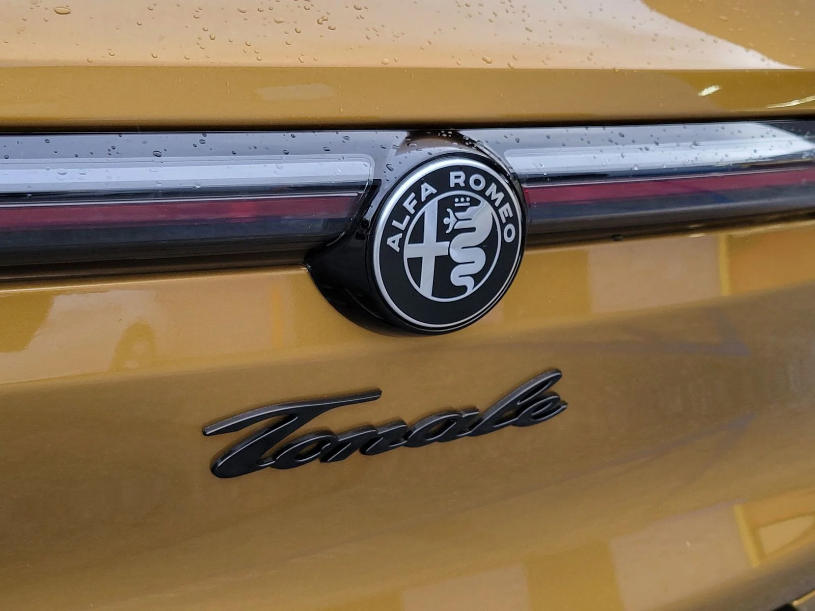 Used 2026 Yellow Alfa Romeo Base image 23