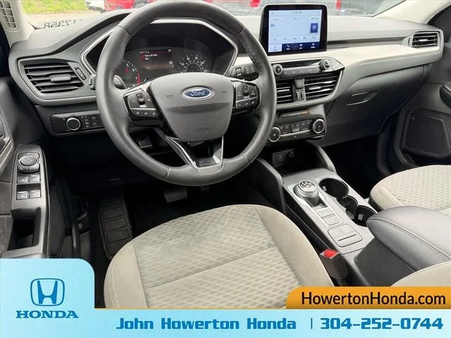 Used 2022 White Ford SE image 11