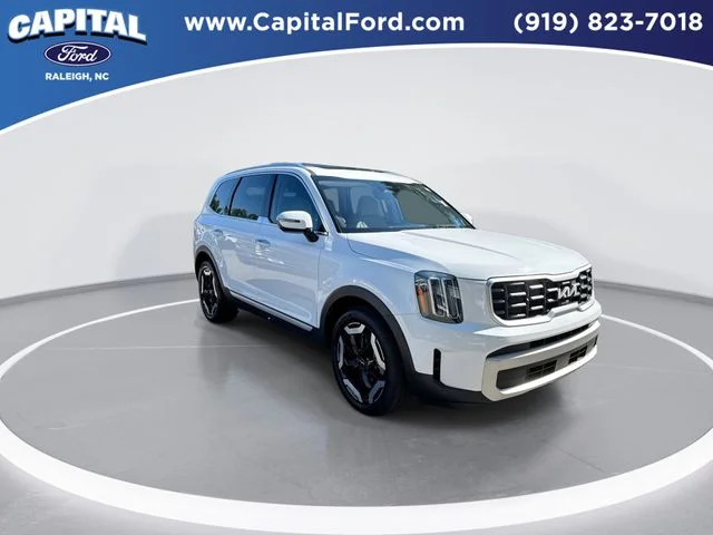 Used 2024 White Kia S image 2