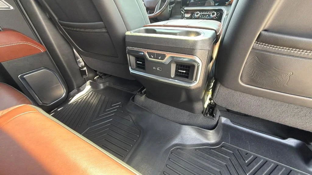 Used 2024 White Frost Tricoat GMC Denali Ultimate image 35