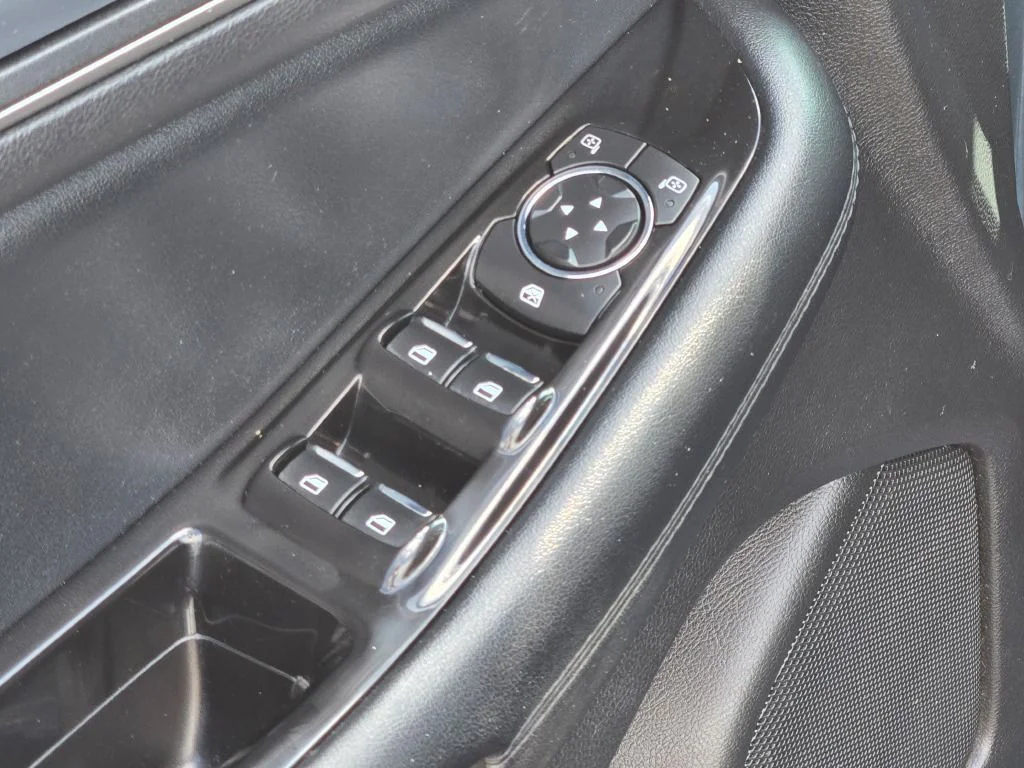 Used 2016 Blue Ford SEL image 19