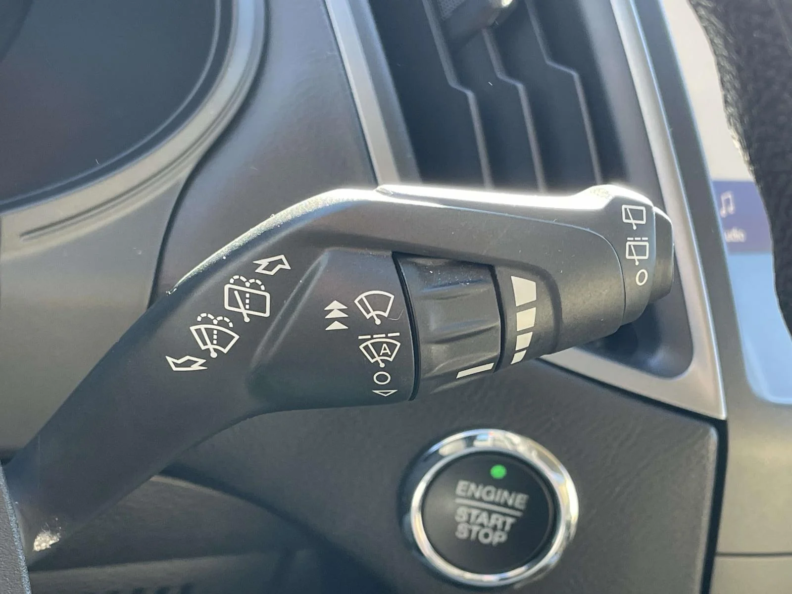 Used 2020 Magnetic Metallic Ford SE image 12