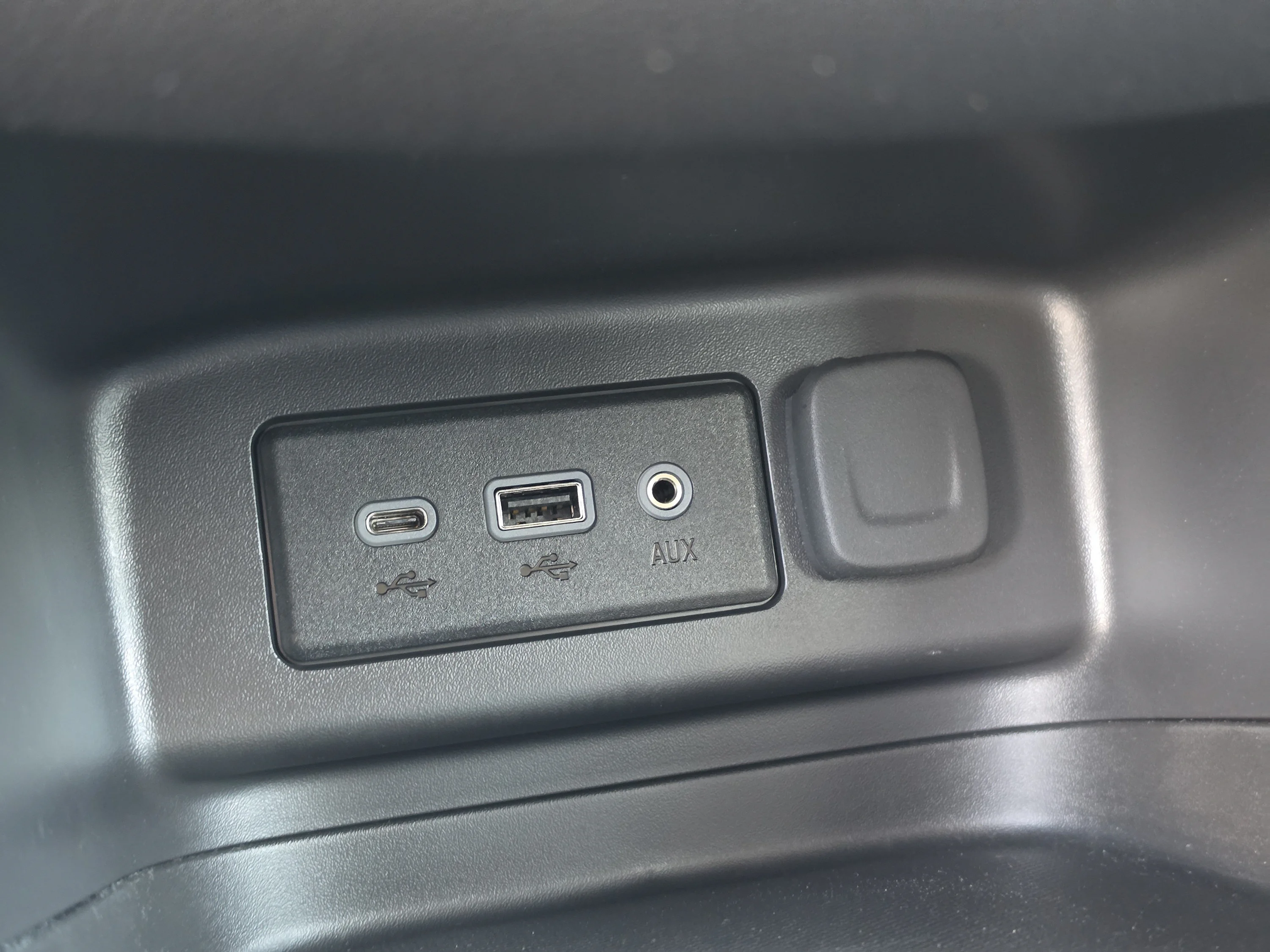 Used 2024 Summit White Chevrolet LT image 29
