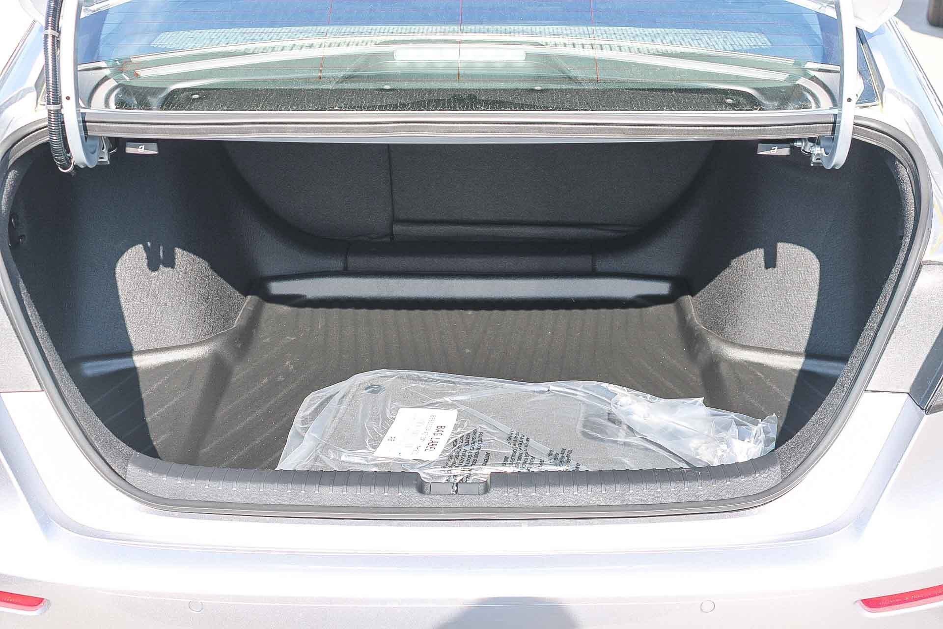New 2026 Solar Silver Metallic Honda Touring image 12