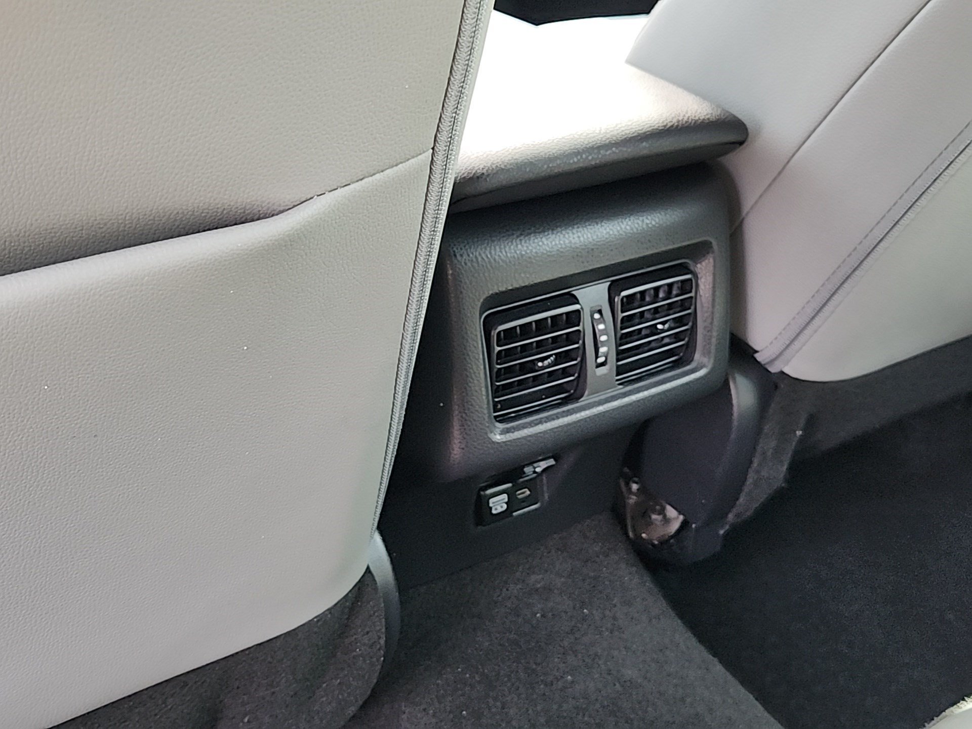 2025 Toyota Camry SE - Photo 22