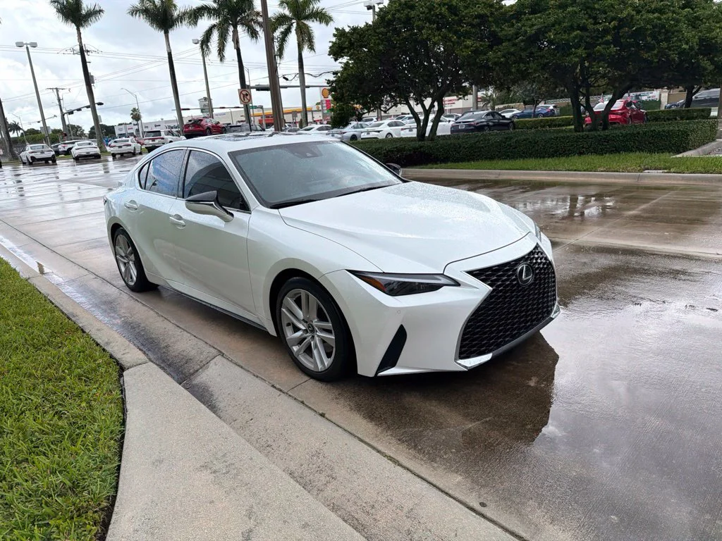 Used 2025 White Pearl Lexus 300 image 5