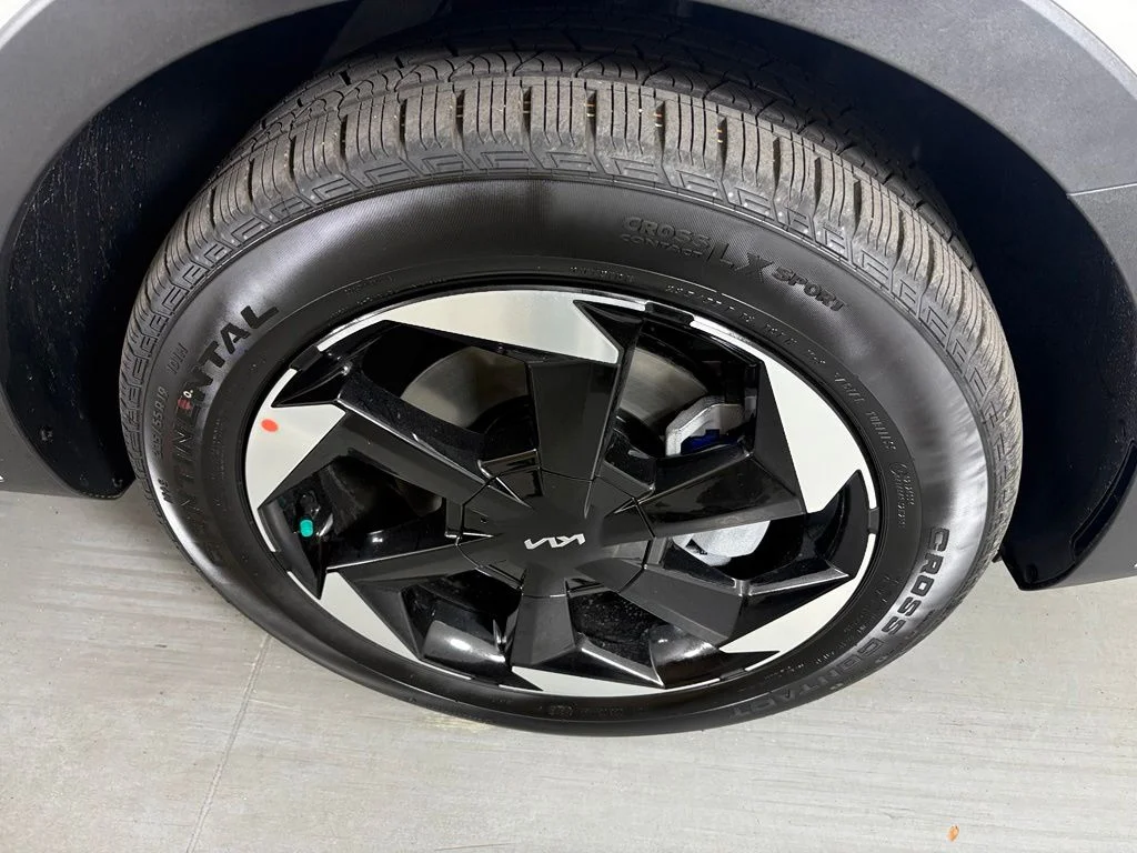 New 2026 Snow White Pearl Kia EX image 10