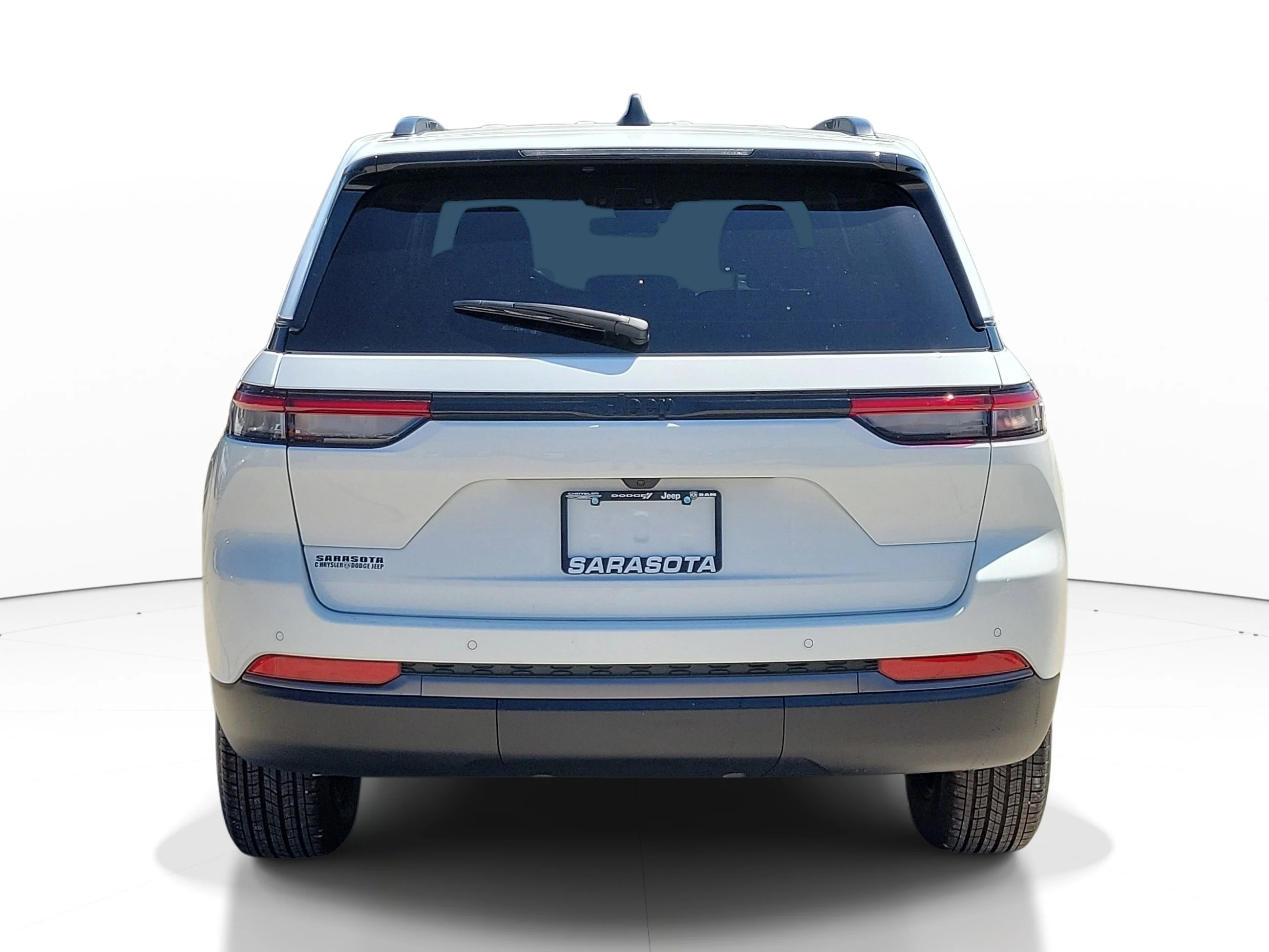 New 2026 Bright White Clearcoat Jeep Laredo Altitude image 5