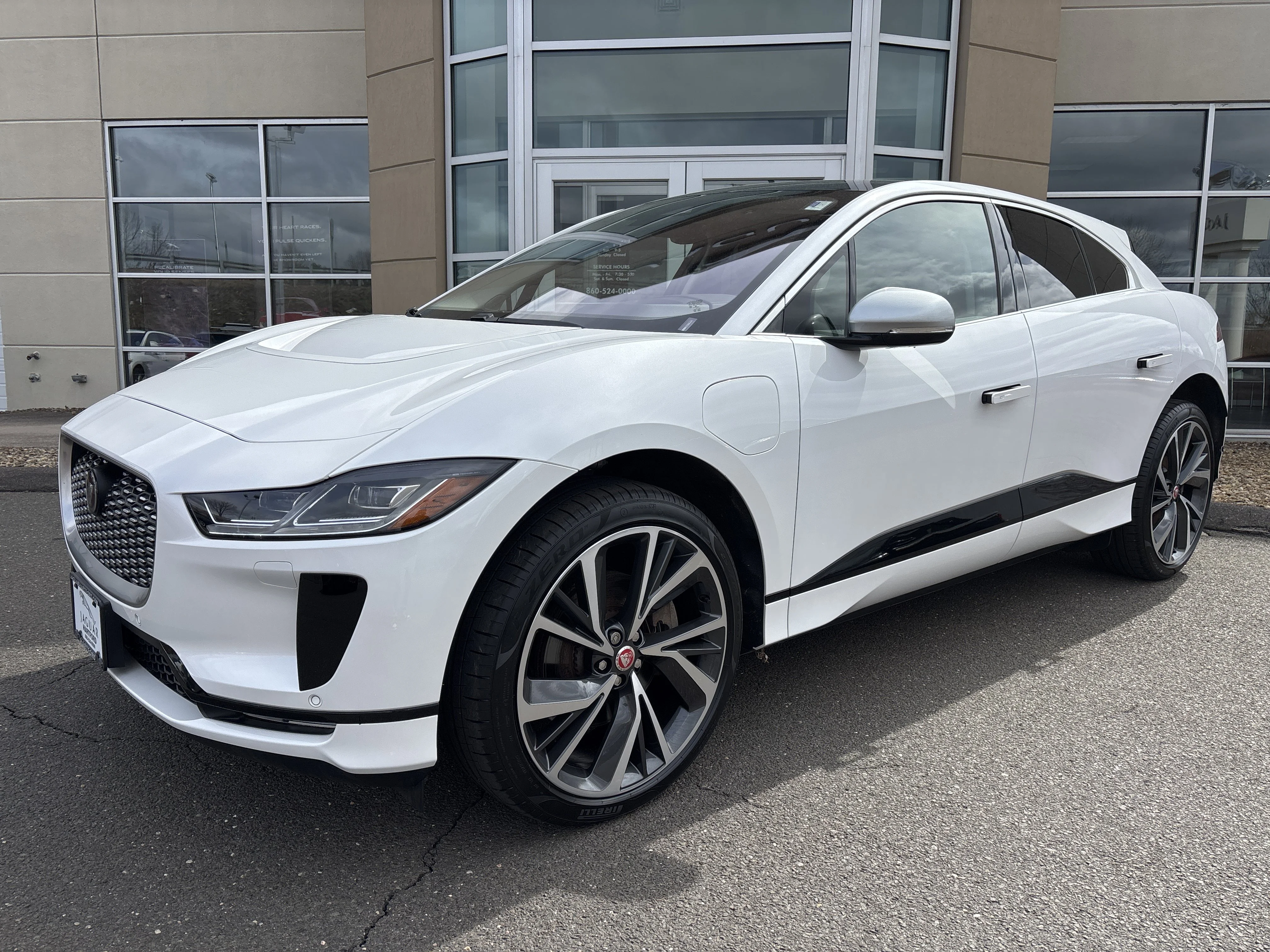 Used 2023 Fuji White Jaguar HSE image 2