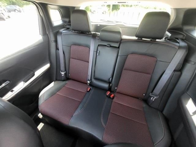 2025 Nissan Kicks SR - Photo 12