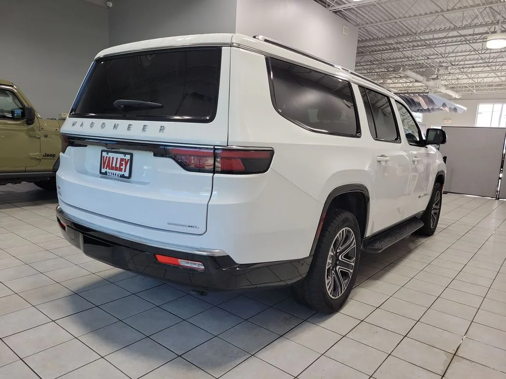 Used 2023 White Jeep Series II image 10