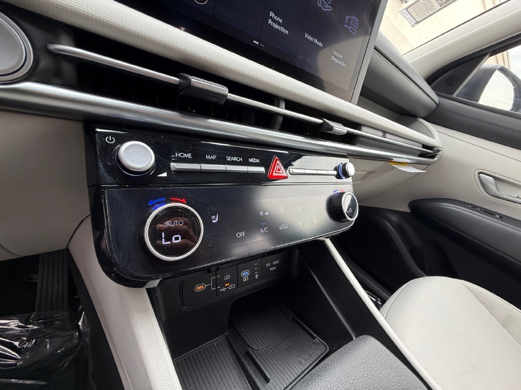 Used 2025 Gray Hyundai SEL image 23