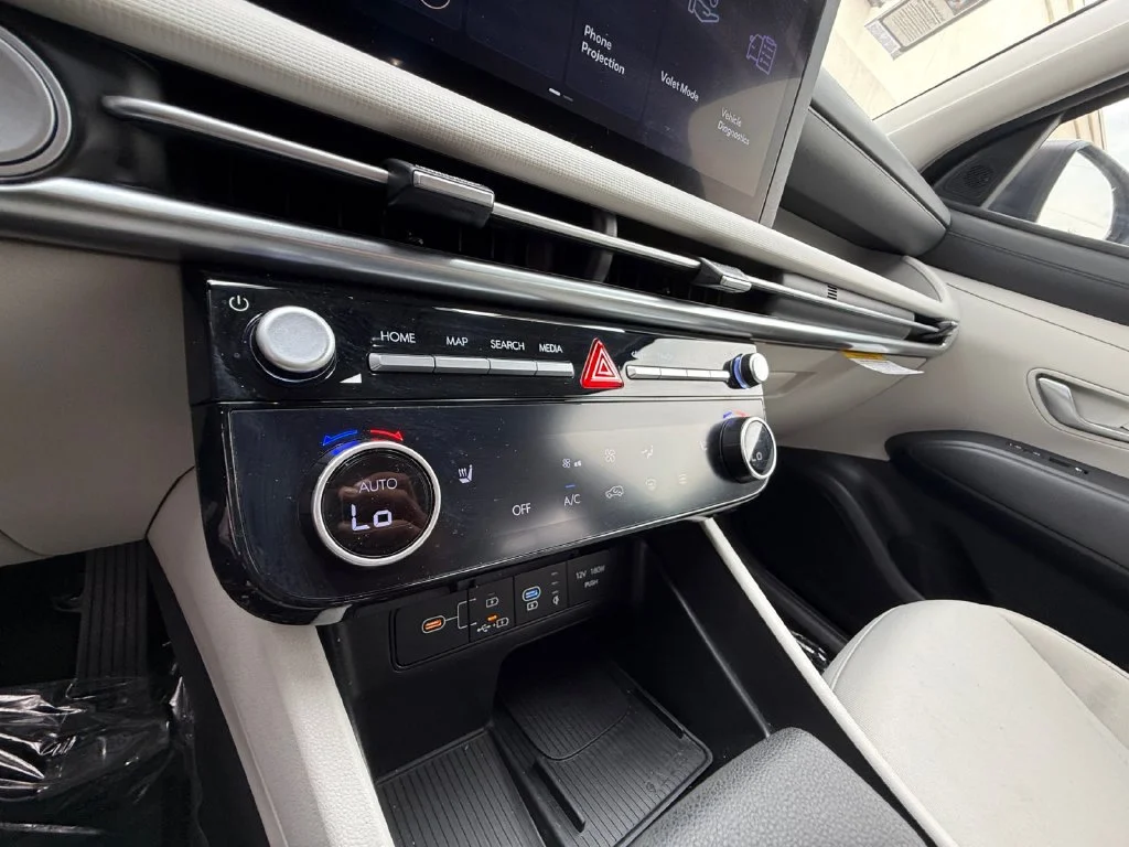 Used 2025 Gray Hyundai SEL image 23