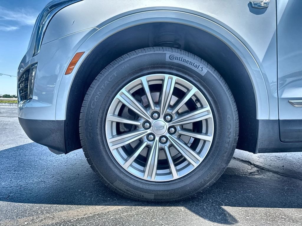 Used 2019 White Cadillac Luxury image 10