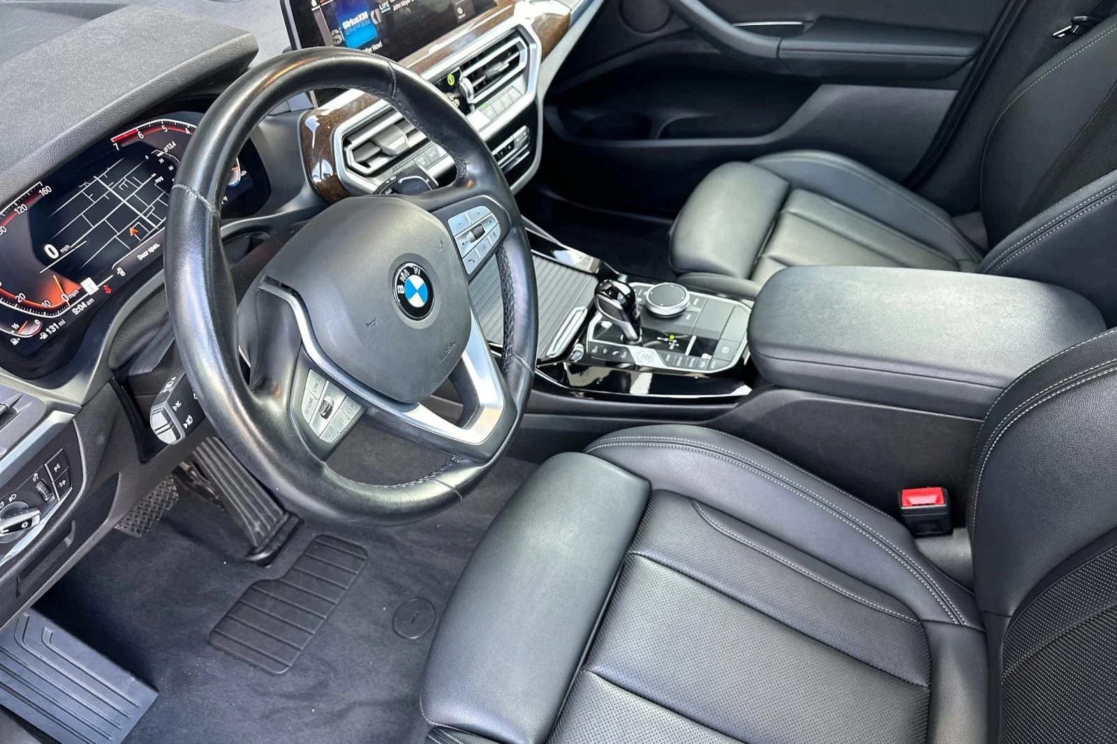 Used 2024 Dark Graphite Metallic BMW xDrive30i image 9