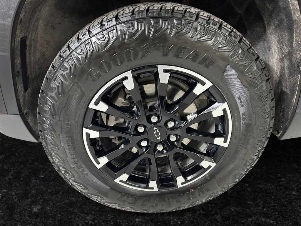 Used 2025 Red Chevrolet Z71 image 25
