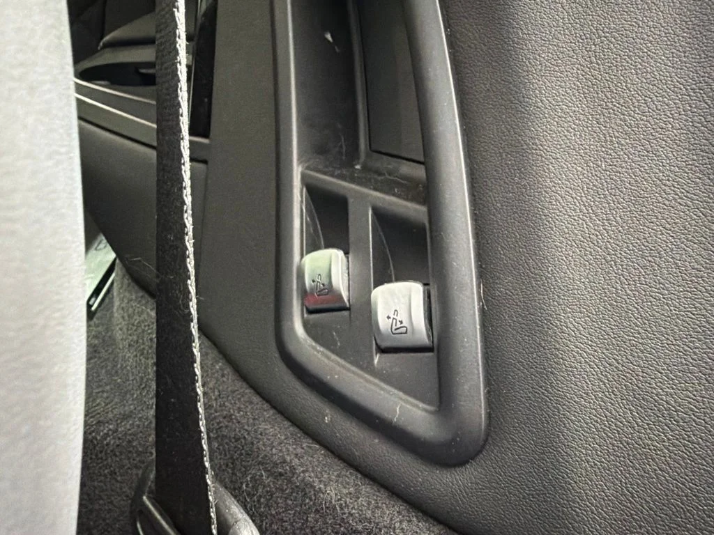 Used 2025 Gray BMW xDrive40i image 20