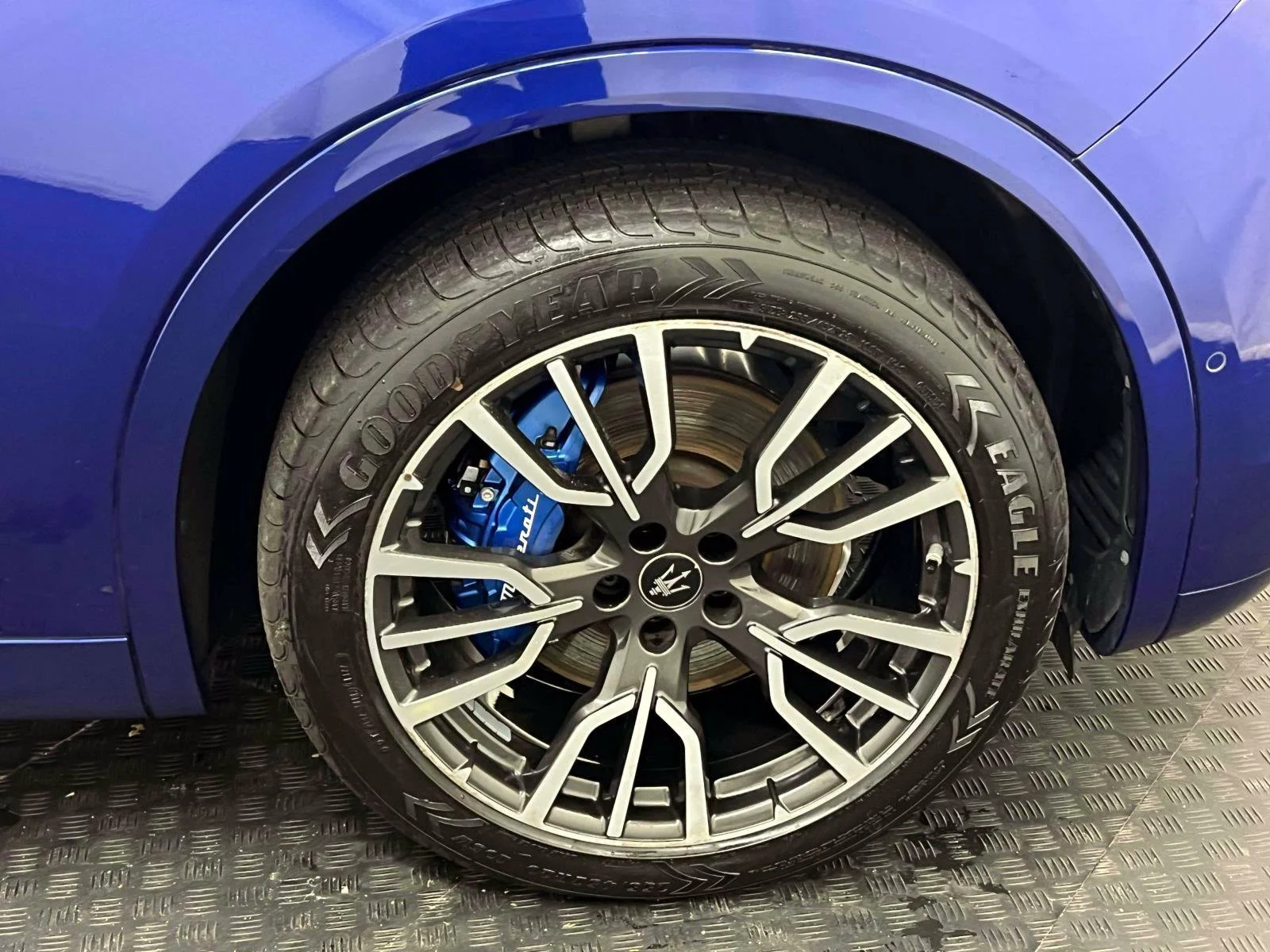 Used 2023 Blue Maserati Modena image 11