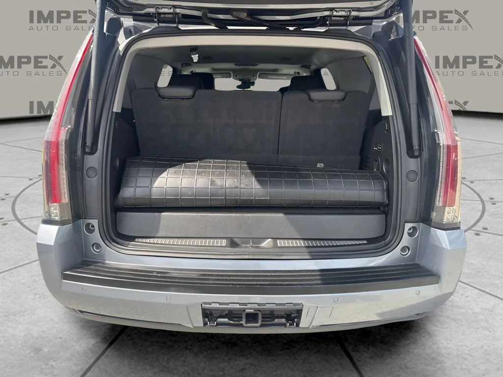 Used 2020 Gray Cadillac Luxury image 30
