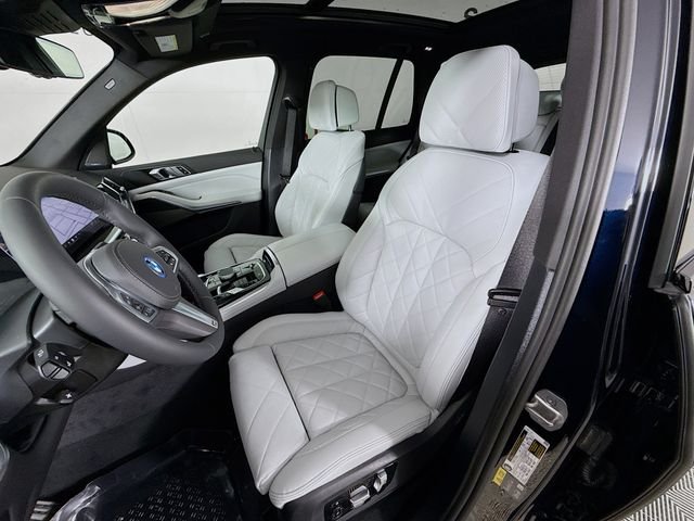 Used 2026 Carbon Black Metallic BMW xDrive50e image 21