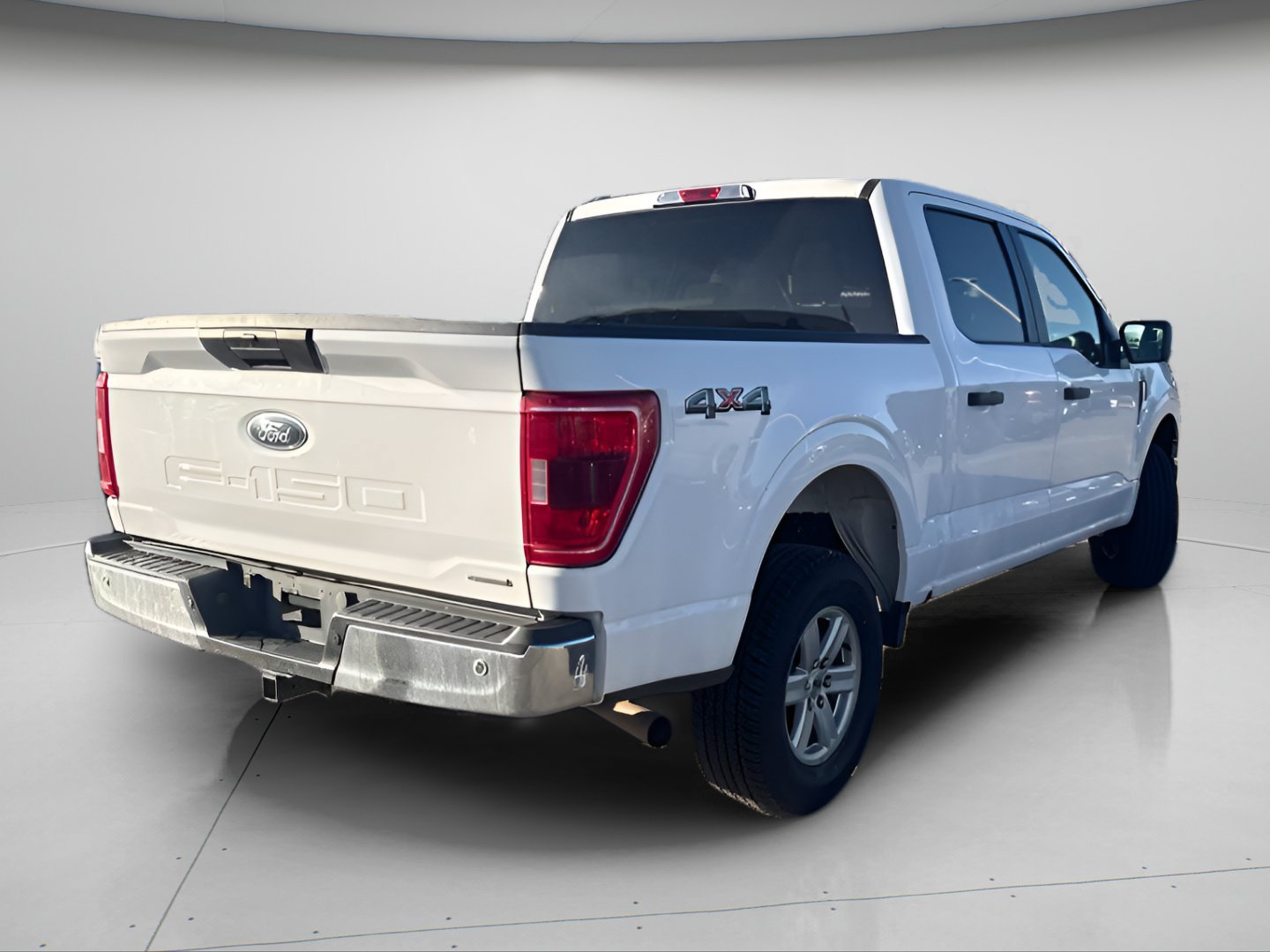 Used 2023 White Ford XLT image 6
