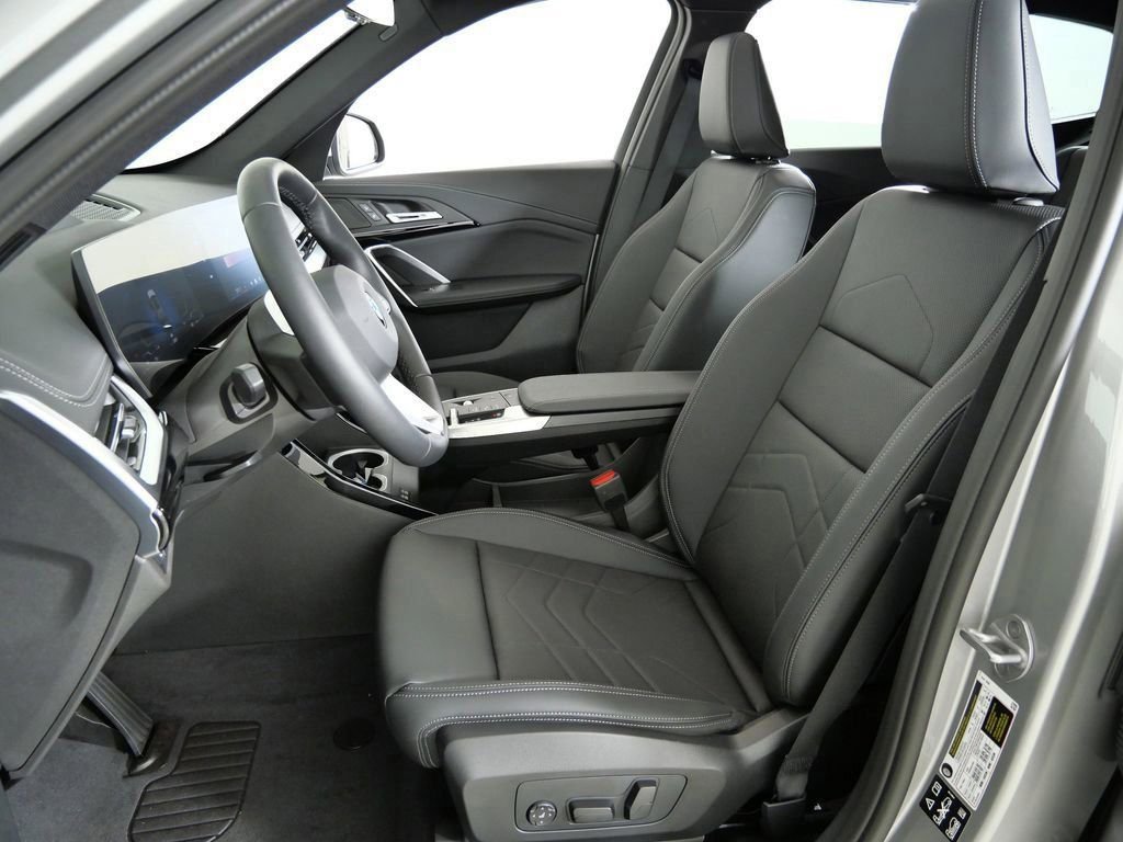 Used 2026 Space Silver Metallic BMW xDrive28i image 34