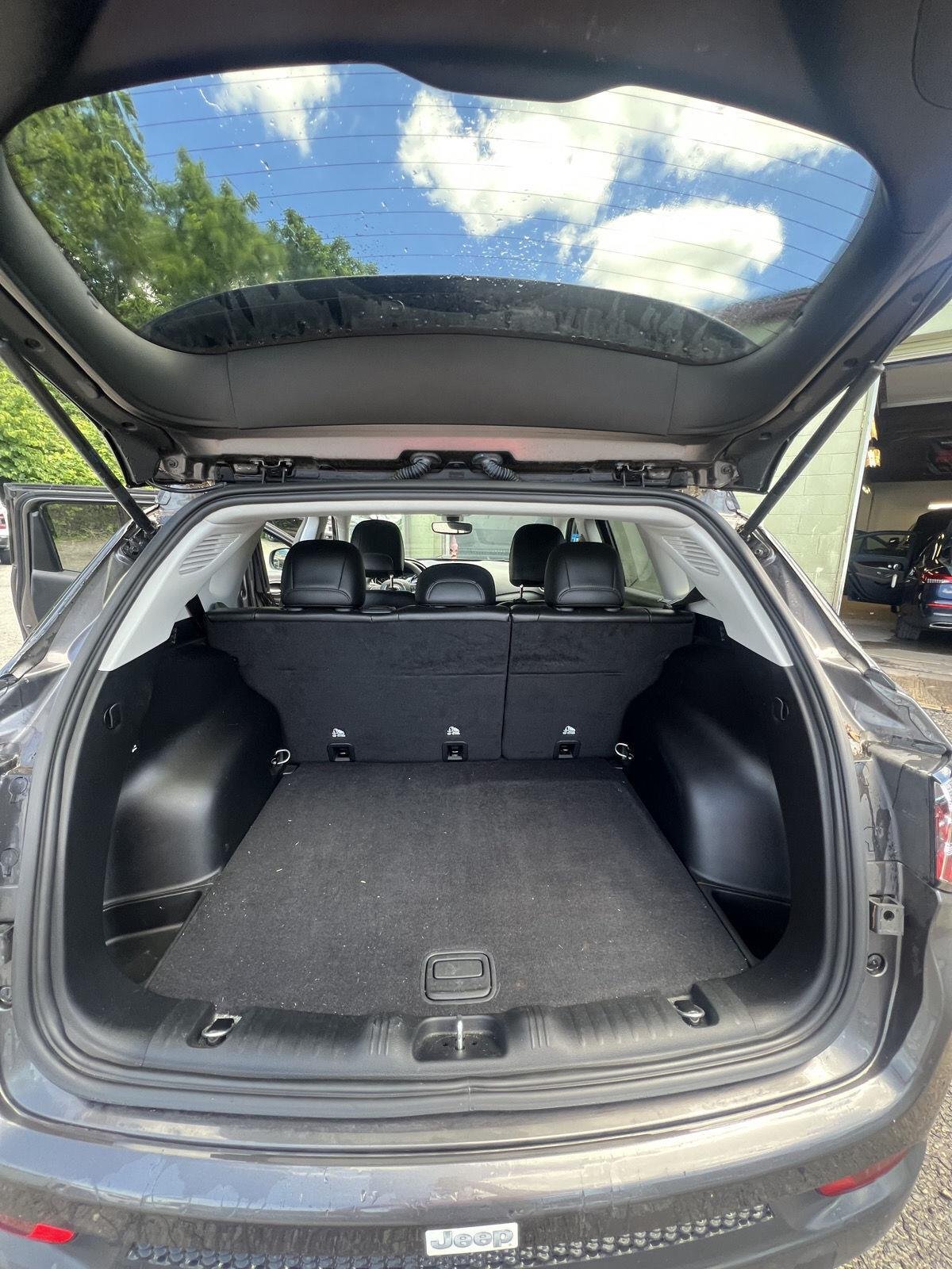 Used 2021 GRANITE CRYSTAL JEEP ALTITUDE image 12