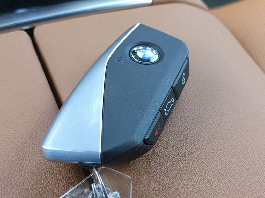 New 2026 Carbon Black Metallic BMW xDrive40i image 29