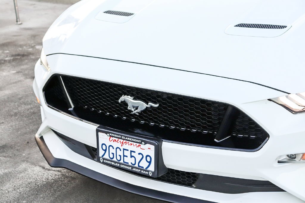 Used 2020 Oxford White Ford GT Premium image 6