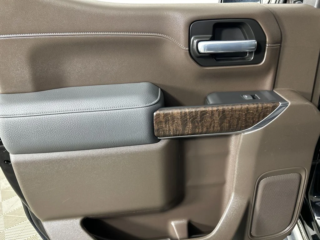 Used 2021 Black GMC Denali image 17