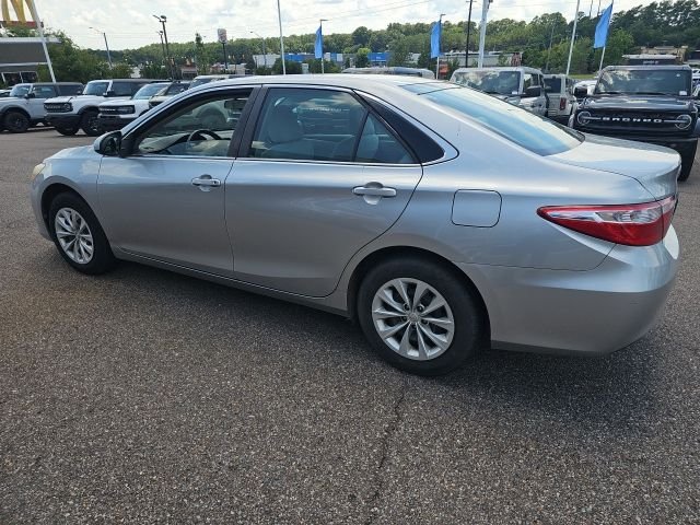 Used 2016 Gray Toyota LE image 4