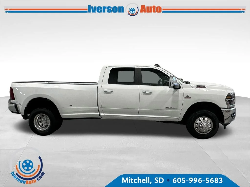New 2026 Bright White Clear-Coat Exterior Paint RAM Laramie image 8