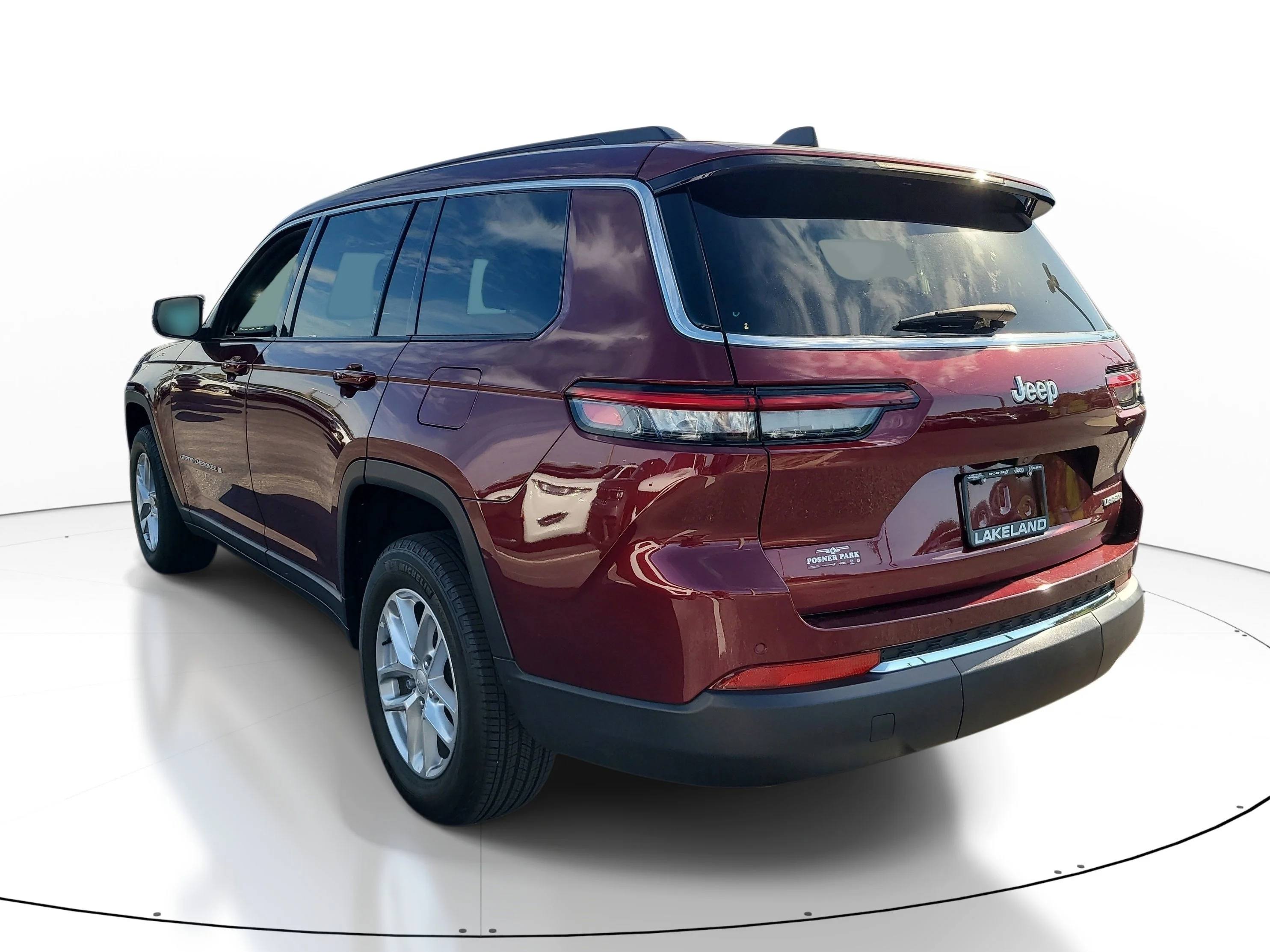 Used 2024 Velvet Red Pearlcoat Jeep Laredo image 6