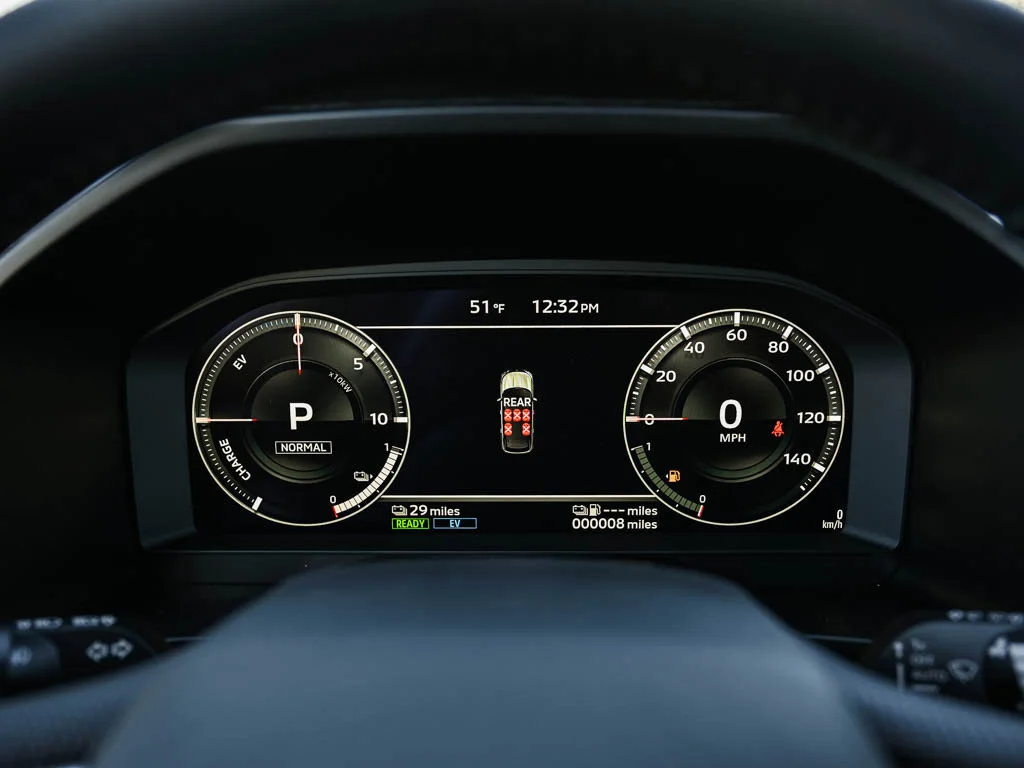 New 2025 Labrador Black Pearl Mitsubishi SE image 23