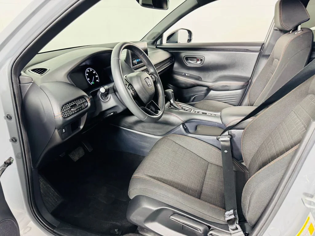 Used 2024  Honda Sport image 5