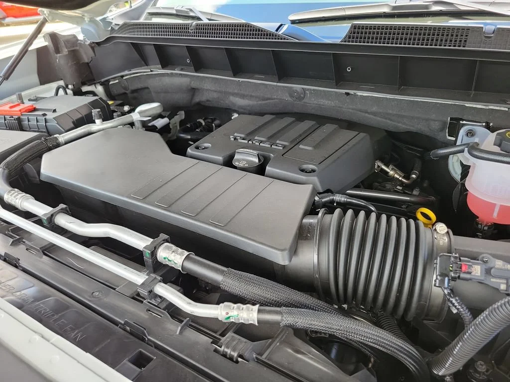 New 2026 Summit White Chevrolet LT (2FL) image 29