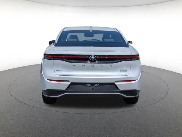 Used 2023 White Toyota XLE image 5