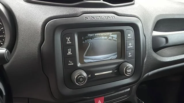 Used 2015 Silver Jeep Latitude image 26