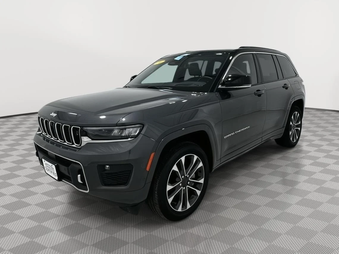Used 2024 Gray Jeep Overland image 1