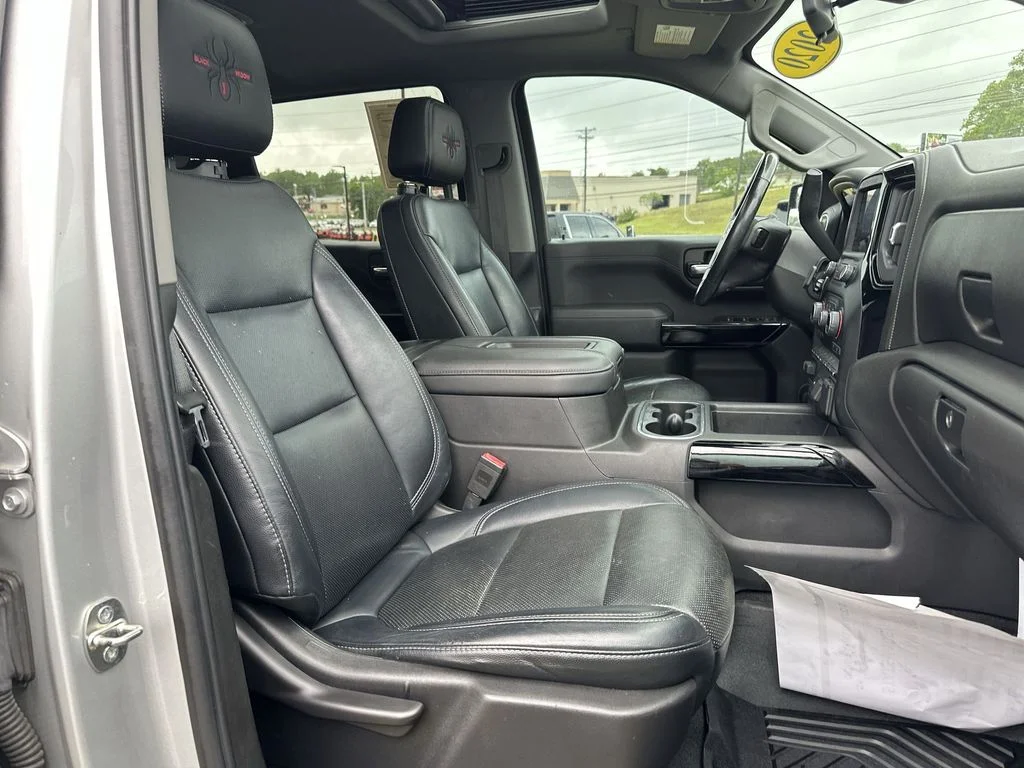 Used 2020 Silver Chevrolet RST image 29