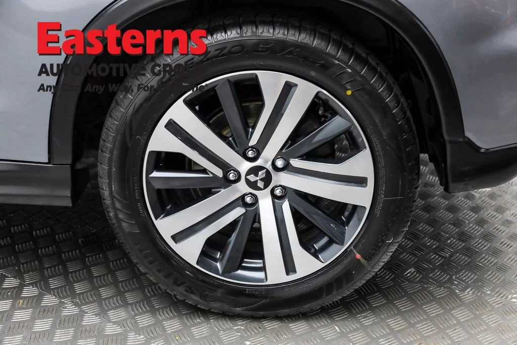 Used 2023 Gray Mitsubishi 2.0 SE image 8